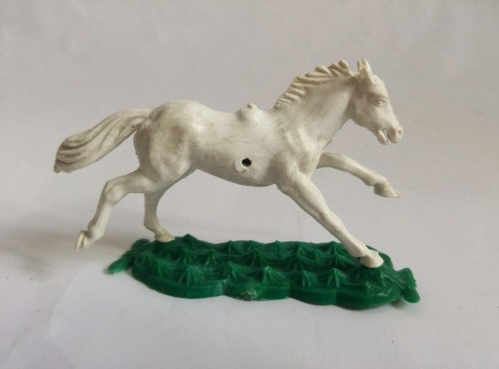 Figurina cal alb, detaliat, expresiv, deosebit, 8x5,5 cm, plastic