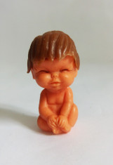 Figurina fetita asiatica expresiva, miniatura, 3,5 cm, plastic, vintage foto
