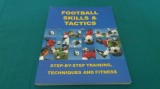 FOOTBALL SKILLS AND TACTICS /STEP-BY-STEP TRAINING, TECHIQUES FITNES/ 2000 *59