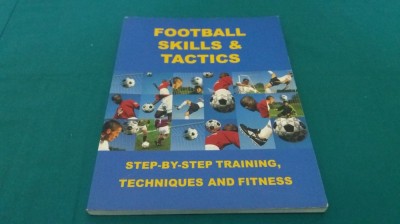 FOOTBALL SKILLS AND TACTICS /STEP-BY-STEP TRAINING, TECHIQUES FITNES/ 2000 *59 foto