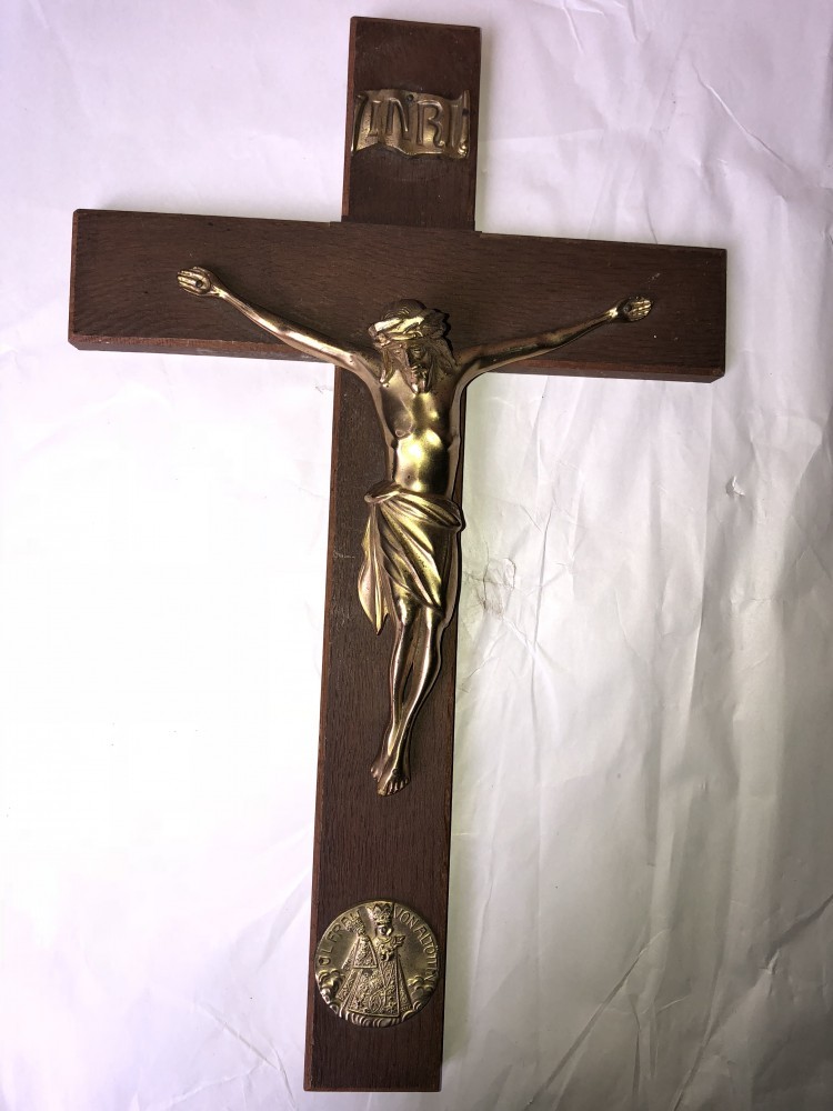 Cruce din lemn,cu Isus ,rastignit,din metal | arhiva Okazii.ro