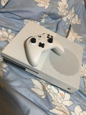 Xbox One S foto