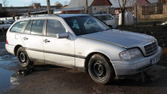 Dezmembrez / piese Mercedes C 180 foto