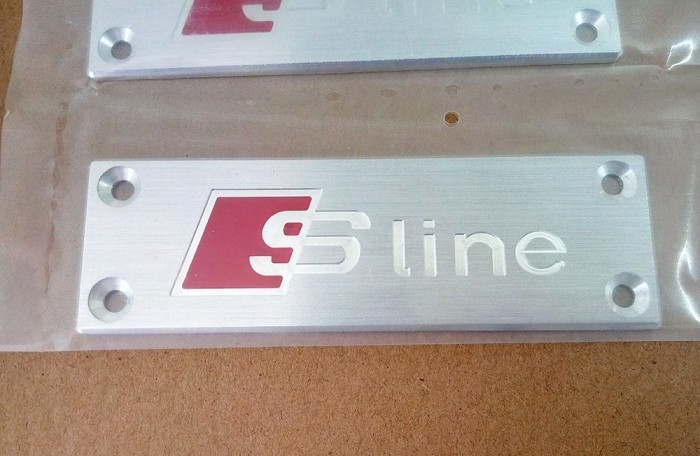AUDI S LINE sline placute covoras emblema covor din aluminiu foto mare AUDI S LINE sline placute covoras emblema covor din aluminiu foto mare