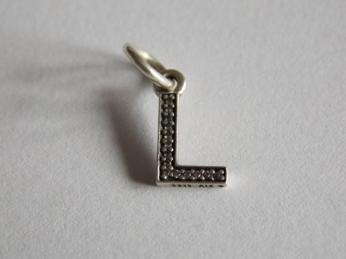 Talisman Pandora din argint litera L -791324cz foto mare Talisman Pandora din argint litera L -791324cz foto mare