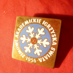 Insigna -Campionatele Academice Swiata Polonia la 1956 , metal si email , L= 3,5
