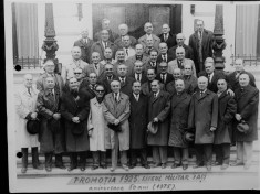 FOTOGRAFIE VECHE - LICEUL MILITAR IASI - PROMOTIA 1925 ANIVERSARE 50 ANI foto