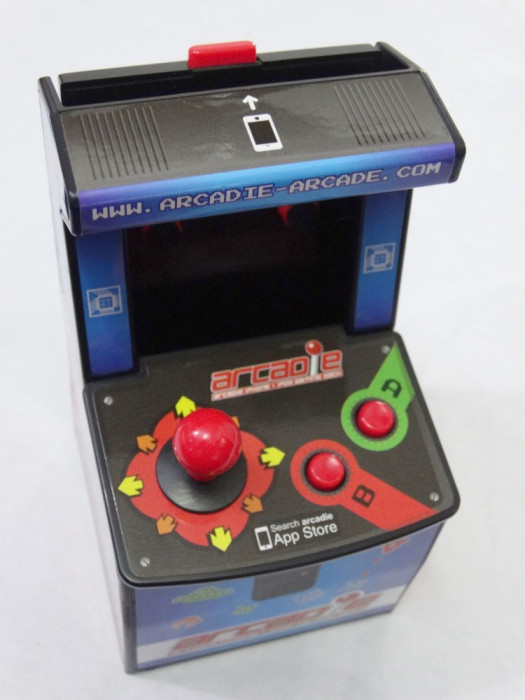 Arcade Iphone &amp; Ipod Gaming Dock