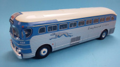 Macheta autobuz GMC PD 3751 Greyhound scara 1:43 foto