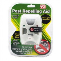 Aparat cu ultrasunete Anti Soareci / Gandaci / Insecte Pest Repelling Aid foto