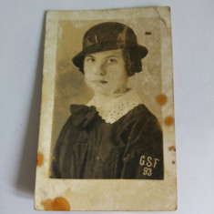 Fotografie veche portret fata, femeie, 1893, G.S.F. 93, 7x4,5 cm