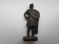 Soldat Kinder- metal/ miniaturi de colectie foto