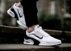 ADOIDASI NIKE AIR MAX JEWELL PREMIUM - ADIDASI ORIGINALI foto