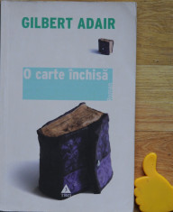 O carte inchisa Gilbert Adair foto