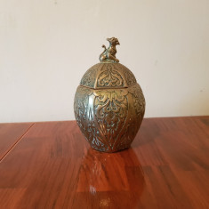 URNA VECHE CHINEZEASCA DIN BRONZ MASIV CU DECOR FIGURINA DRAGON foto