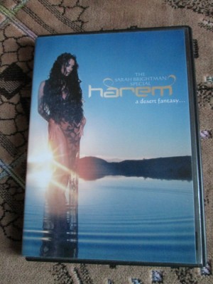 SARAH BRIGHTMAN - HAREM A DESERT FANTASY (1 DVD ORIGINAL - STARE FOARTE BUNA!) foto