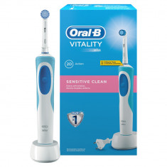 Periuta de dinti electrica Oral-B Vitality D12.513 Sensitive Clean foto