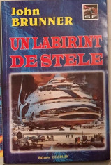 Un labirint de stele, de John Brunner 1999 foto