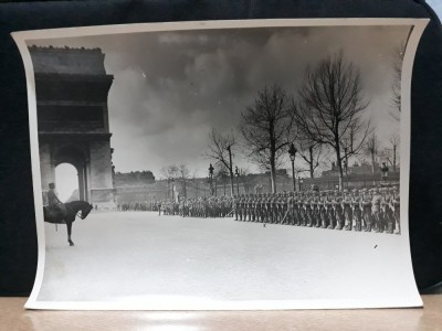 Foto document-ocuparea Parisului de Nemti ww2. foto