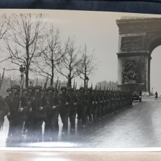 Foto document-ocuparea Parisului de Nemti ww2.