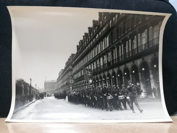 Foto document-ocuparea Parisului de Nemti ww2.