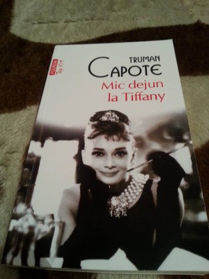 MIC DEJUN LA TIFFANY-TRUMAN CAPOTE foto