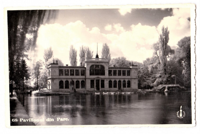 Cluj Pavilionul de patinaj si lacul din parc ilustrata din 1940