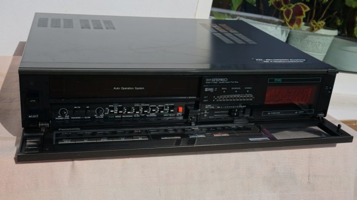 Video recorder S-VHS Panasonic NV-FS1 Stereo Hi-Fi foto mare Video recorder S-VHS Panasonic NV-FS1 Stereo Hi-Fi foto mare