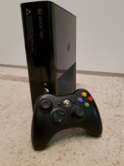 Xbox 360 Slim Ultimul model - 250 GB foto