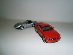 Set 2 masinute de fier Ford Mustang si Corvette, in stare buna! foto