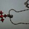 Lantisor inox cu cruciulita rosie