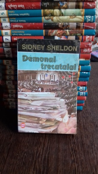 DEMONUL TRECUTULUI - SIDNEY SHELDON foto mare DEMONUL TRECUTULUI - SIDNEY SHELDON foto mare