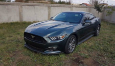 Ford Mustang 2015 model SUA 317 cp foto
