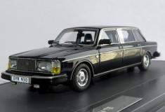 MATRIX Volvo 264 TE state limousine ( dark blue ) 1981 1:43 foto