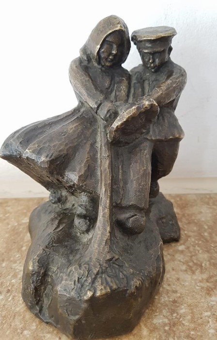 Statueta bronz - "Tinerii si floarea soarelui" foto mare Statueta bronz - "Tinerii si floarea soarelui" foto mare