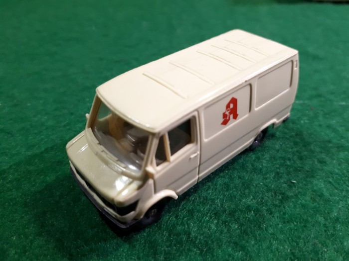 Wiking Mercedes Van Made in Germany scara 1:87 Macheta este din Plastic. foto mare Wiking Mercedes Van Made in Germany scara 1:87 Macheta este din Plastic. foto mare