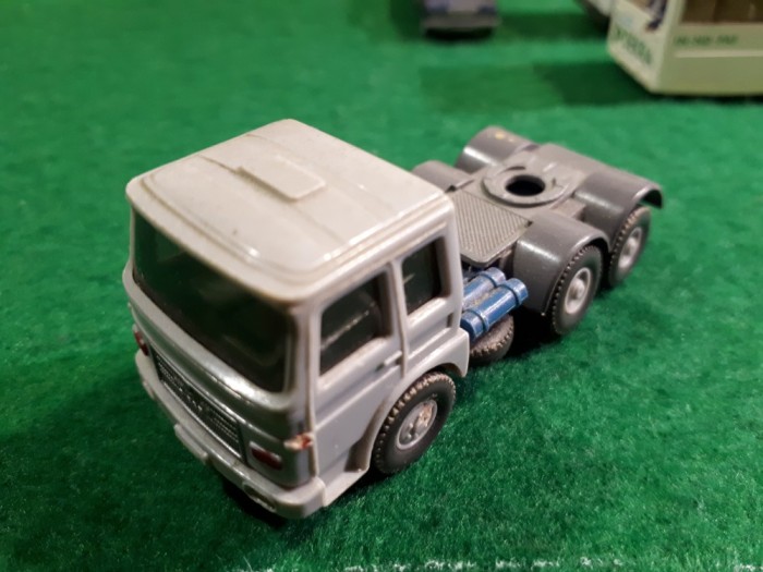 Wiking MAN Cap tractor Made in Germany scara 1:87 Macheta este din Plastic. foto mare Wiking MAN Cap tractor Made in Germany scara 1:87 Macheta este din Plastic. foto mare