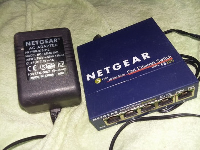 Netgear 5 port,10/100 Mbps Fast Ethernet Switch,FS105,Adaptor 7,5V-1A,Tp.GRATUIT foto