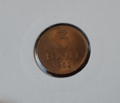 3 bani 1952 unc - luciu de batere foto