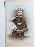 FOTOGRAFIE VECHE - COPIL MIC - FETITA CU ROCHITA - MODA EPOCII - INCEPUT DE 1900