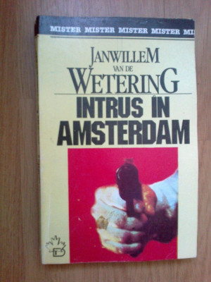 n8 Janwillem Van De Wetering - Intrus In Amsterdam foto