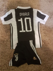 SET ECHIPAMENT DYBALA JUVENTUS SEZON 2017-2018 4-15ANI foto