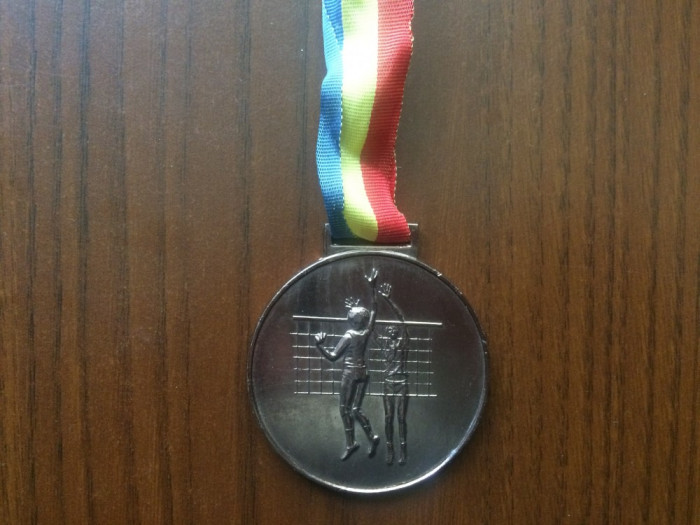 medalie volei sport ministerul educatie si invatamantului 1977 RSR de colectie