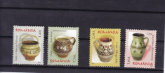 ROMANIA 2007 LP 1776 CERAMICA ROMANEASCA OALE SI CANI SERIE MNH foto