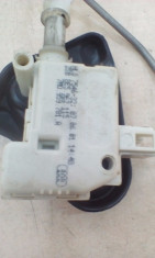 Motoras broasca capota portbagaj Audi A4 An 2000-2007 cod 8E5962115 foto