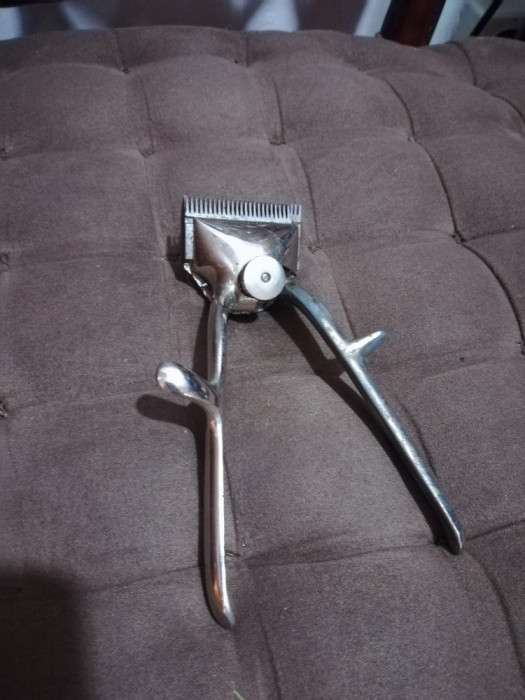 MASINA VECHE DE TUNS MARCA STRELA