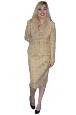 Costum elegant, nuanta de bej , insertii de margele si paiete (Culoare: BEJ, Marime: 38) foto