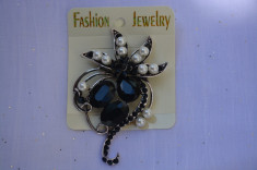 Brosa rafinata cu forma alungita si design de perle, pietre colorate (Culoare: MULTICOLOR) foto