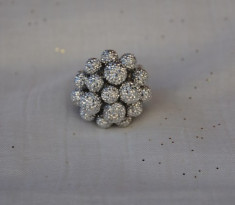 Inel fashion foarte usor, reglabil, decorat cu perle lucioase argintie (Culoare: ARGINTIU, Marime: UNIVERSAL) foto