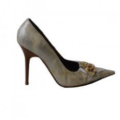 Pantof cu toc inalt si varf ascutit, culoare alba cu model argintiu (Culoare: GRI, Marime: 36) foto